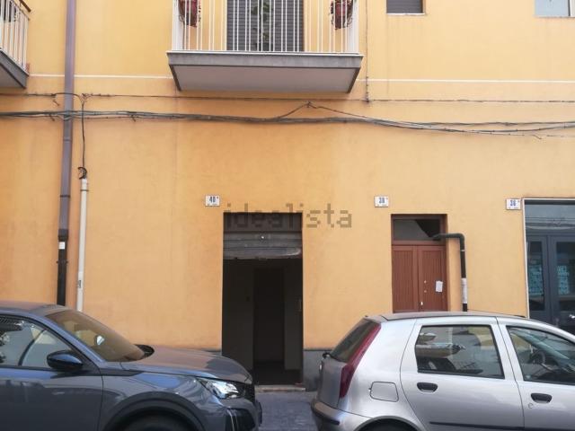 Locale Commerciale in vendita a Borgo-Sanzio, Catania