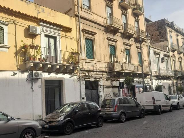 Locale Commerciale in vendita a Centro storico, Catania