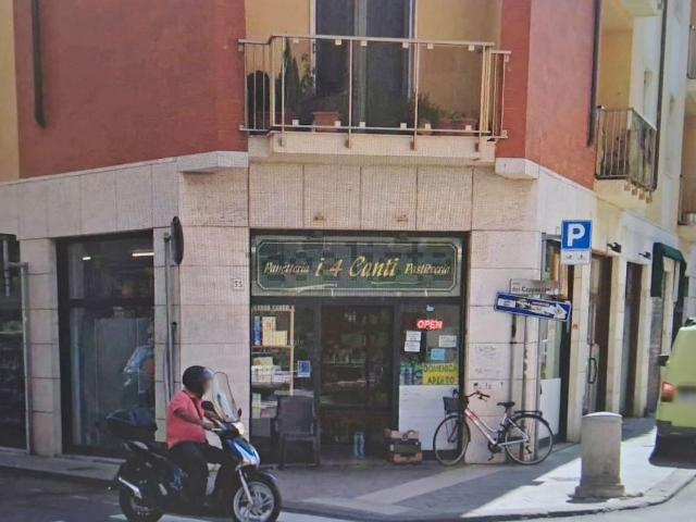 Locale Commerciale in vendita a Livorno, Toscana
