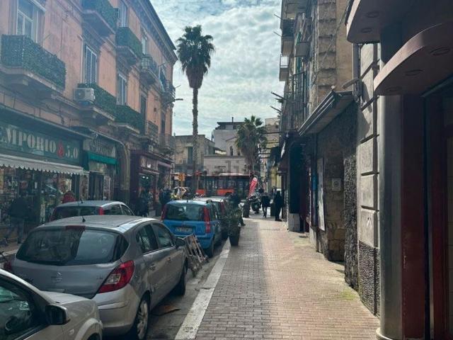 Locale Commerciale in vendita a Municipalità 7, Campania