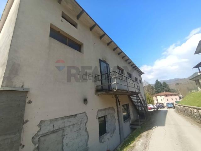Locale Commerciale in vendita a Unione dei comuni Media Valle del Serchio, Borgo A Mozzano