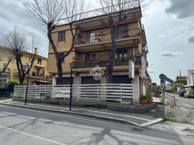 Locale Commerciale in vendita a Roma Capitale, Lazio