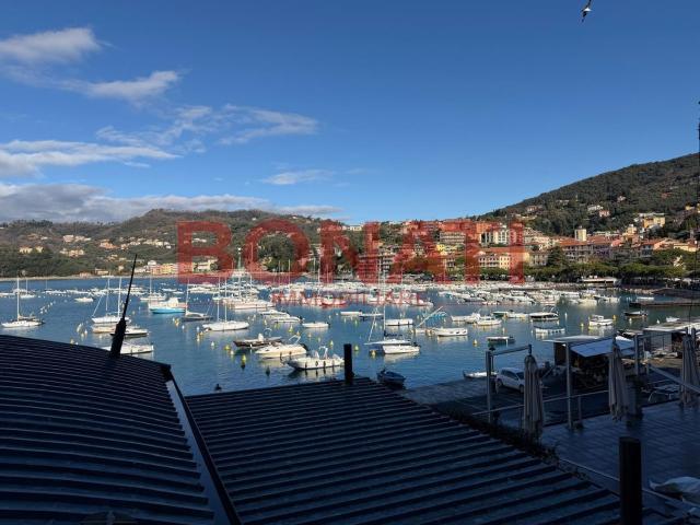 Locale Commerciale in vendita a La Serra, Lerici