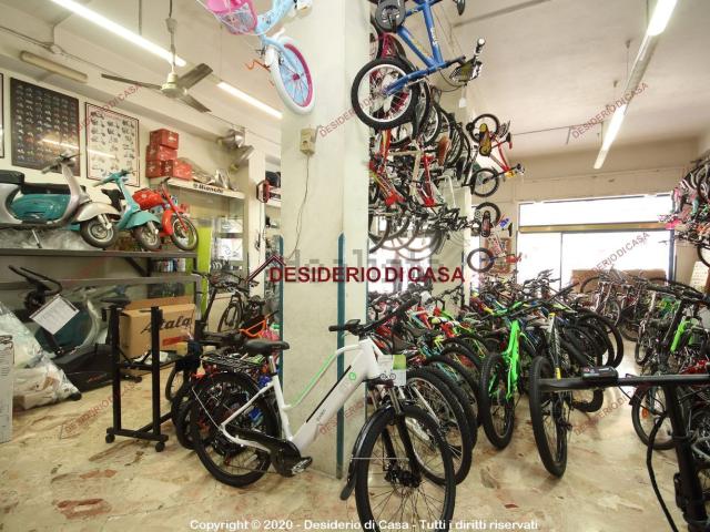 Locale Commerciale in vendita a Bagheria, Sicilia