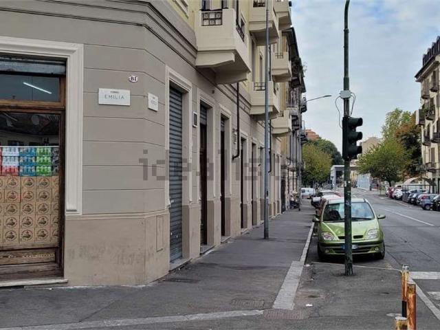 Locale Commerciale in vendita a Circoscrizione 7, Piemonte