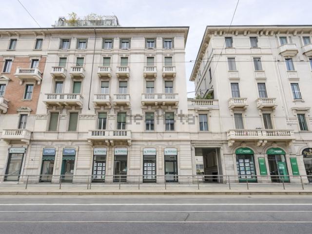 Locale Commerciale in vendita a Municipio 9, Milano