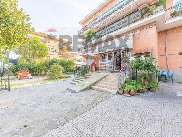 Locale Commerciale in vendita a Casal Lumbroso, Roma Capitale