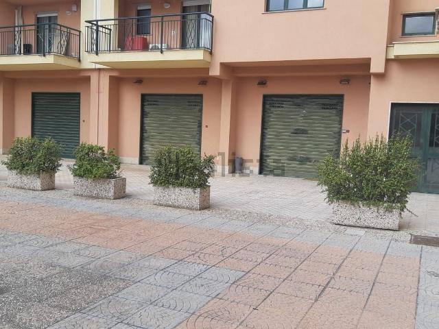 Locale Commerciale in vendita a Carlentini, Sicilia