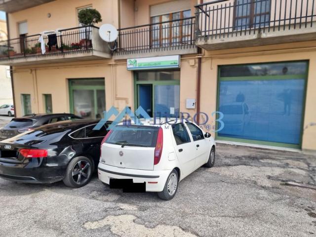 Locale Commerciale in vendita a Marche, Ascoli Piceno