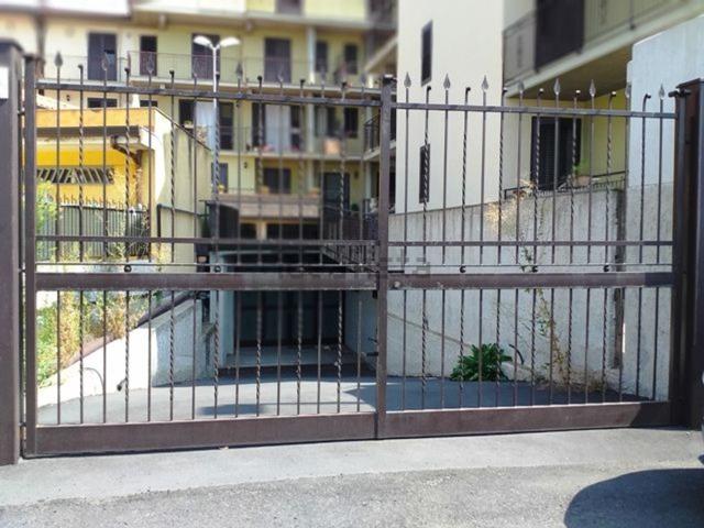 Locale Commerciale in vendita a Belpasso, Sicilia