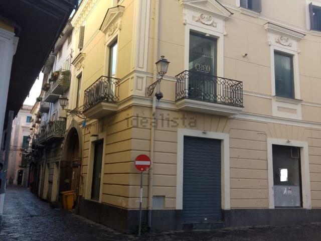 Locale Commerciale in vendita a Borgo San Lorenzo, Aversa
