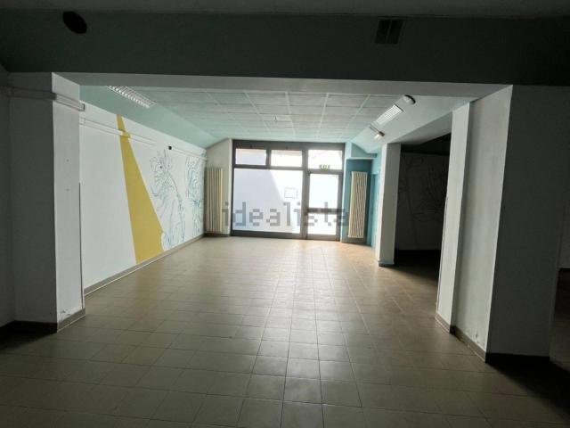 Locale Commerciale in vendita a San Martino, Como