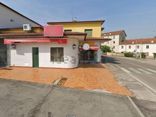 Locale Commerciale in vendita a Rorai Grande, Pordenone