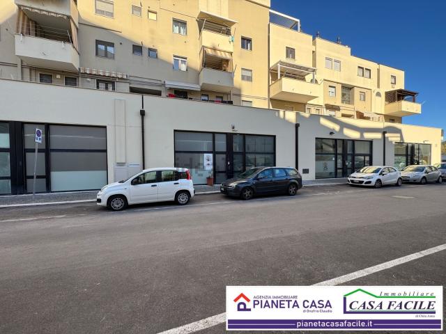 Locale Commerciale in vendita a Rione Serra Venerdì, Matera