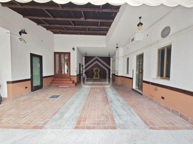 Locale Commerciale in vendita a Pocenia, Friuli-Venezia Giulia