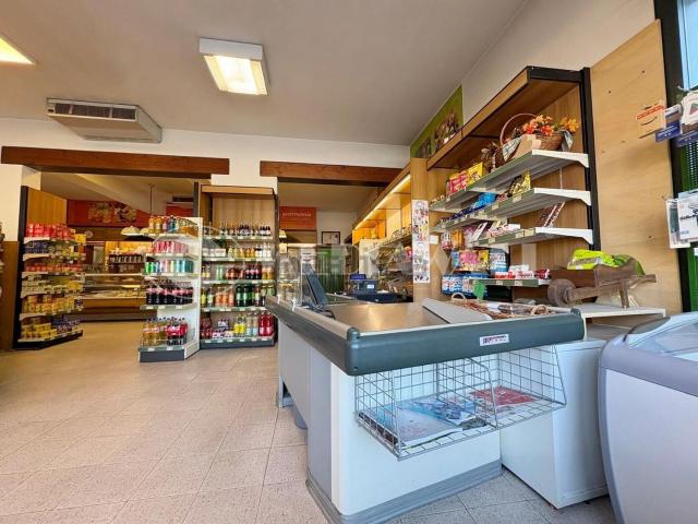 Locale Commerciale in vendita a Concordia Sagittaria, Veneto