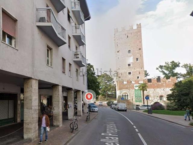 Locale Commerciale in vendita a Territorio Val d'Adige, Trento