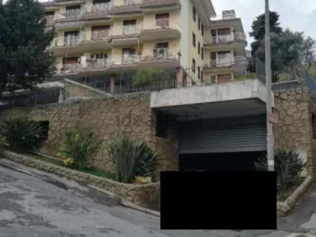 Locale Commerciale in vendita a San Remo, Liguria