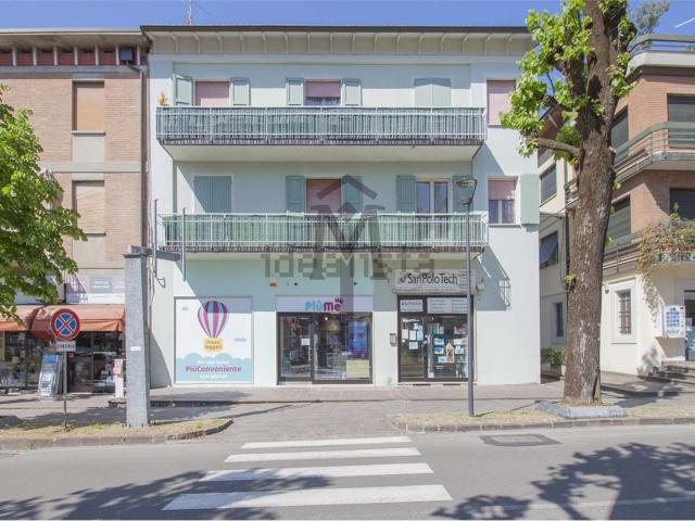 Locale Commerciale in vendita a Val d’Enza, Re