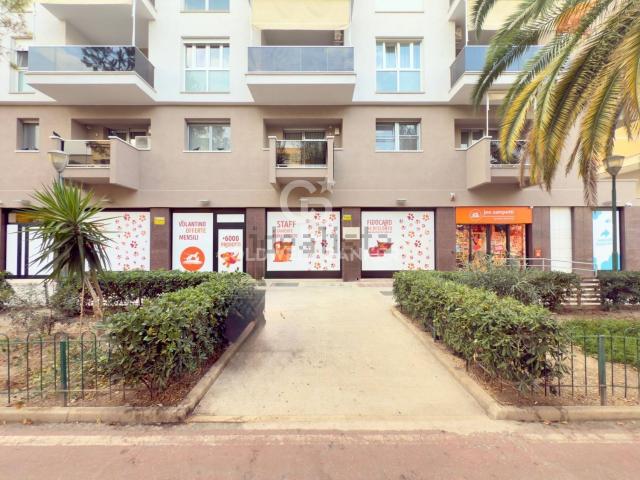 Locale Commerciale in vendita a Centro, Barletta