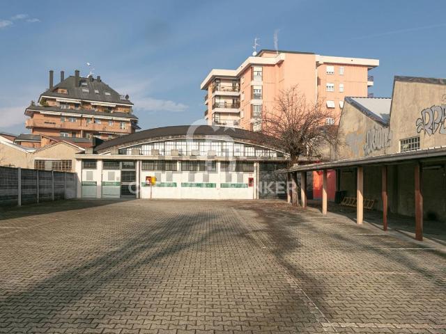 Locale Commerciale in vendita a Busto Arsizio, Lombardia