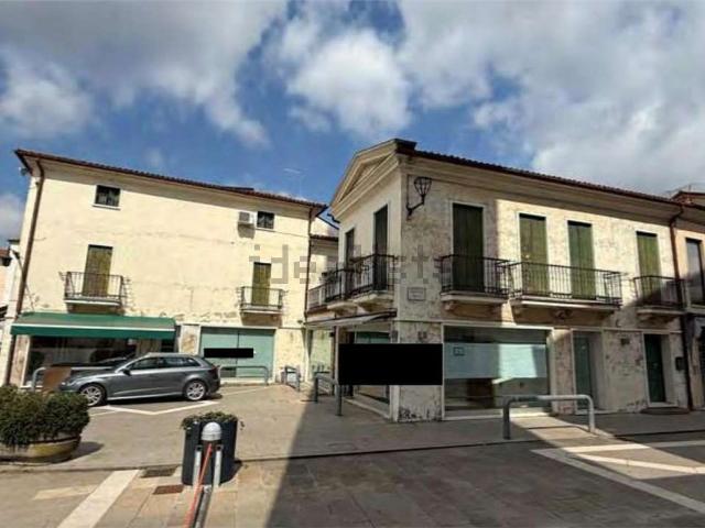 Locale Commerciale in vendita a Camisano Vicentino, Veneto