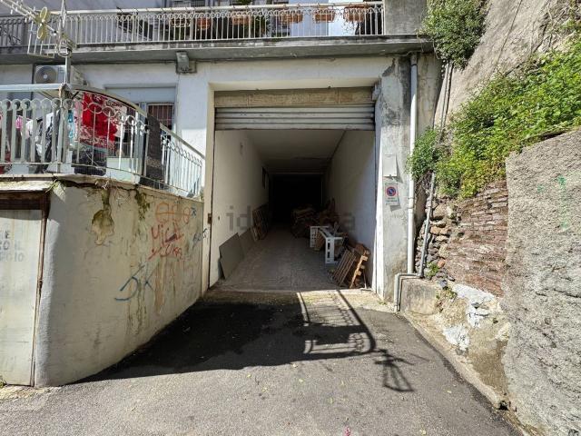 Locale Commerciale in vendita a IV Circoscrizione, Messina