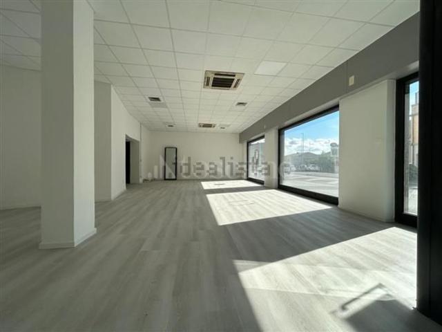 Locale Commerciale in vendita a Comunità montana della valle Trompia, Villa Carcina
