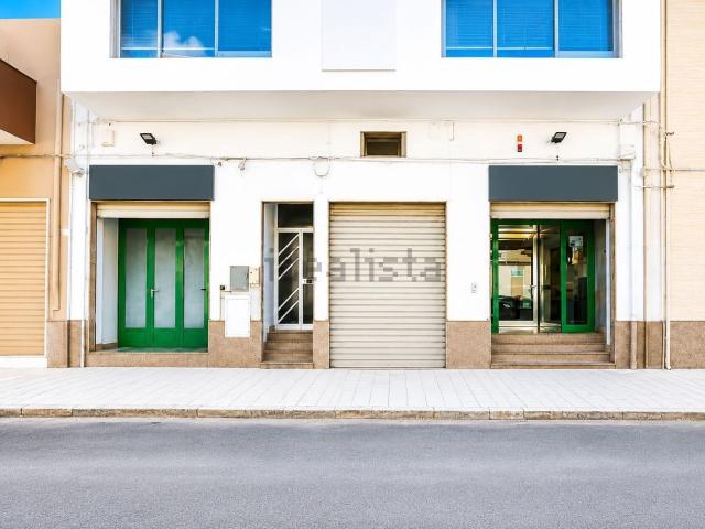Locale Commerciale in vendita a Puglia, Brindisi