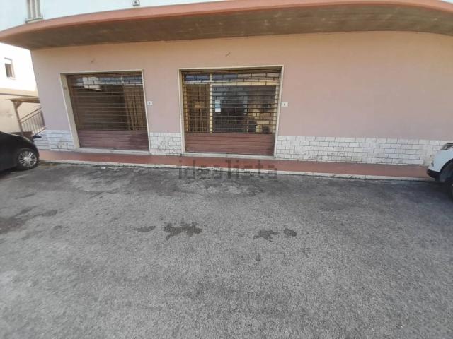 Locale Commerciale in vendita a Villa Zaccheo-Petriccione, Castellalto