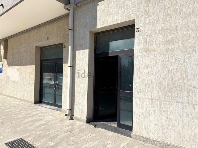 Locale Commerciale in vendita a Sant'Angelo, Puglia