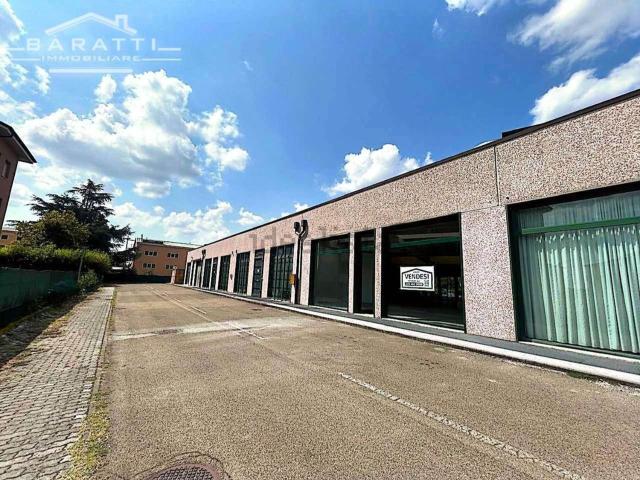 Locale Commerciale in vendita a Unione delle Terre d'Argine, Soliera