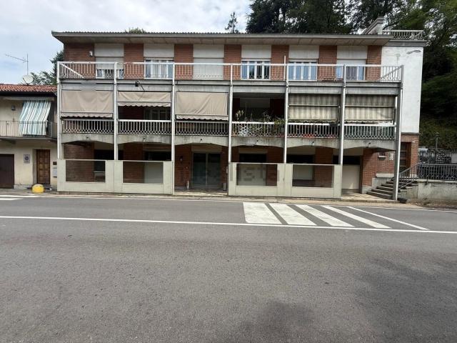 Locale Commerciale in vendita a Cento Croci, Pino Torinese