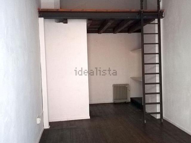 Locale Commerciale in vendita a Marche, Ancona