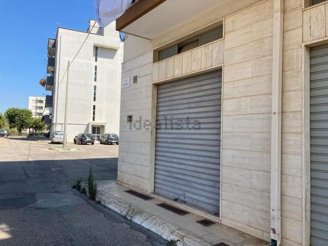 Locale Commerciale in vendita a Puglia, Brindisi