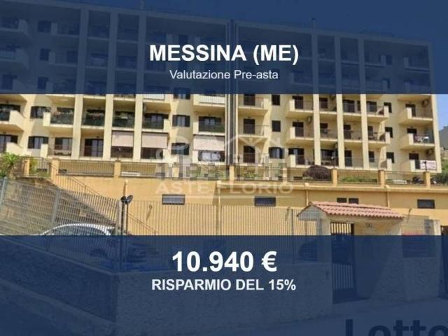 Locale Commerciale in vendita a Bordonaro, Messina