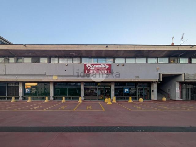 Locale Commerciale in vendita a Castiglione Delle Stiviere, Lombardia