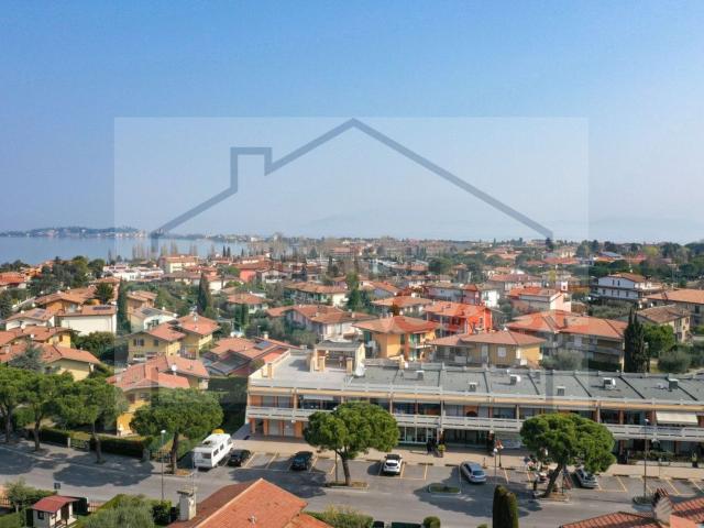 Locale Commerciale in vendita a Sirmione, Lombardia
