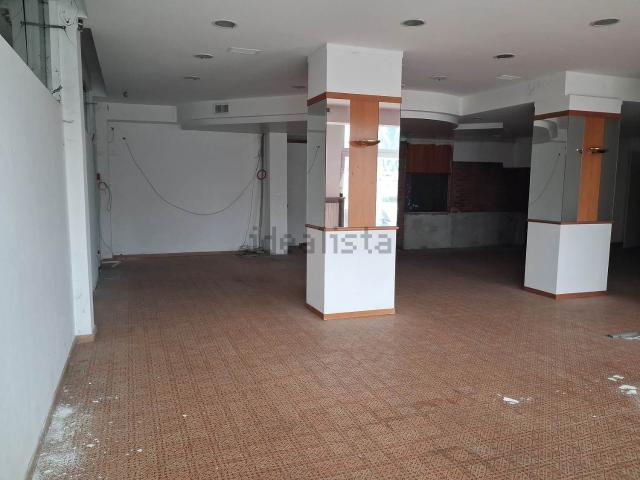 Locale Commerciale in vendita a Soresina, Lombardia