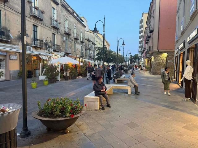 Locale Commerciale in vendita a Borgo Medievale, Agropoli