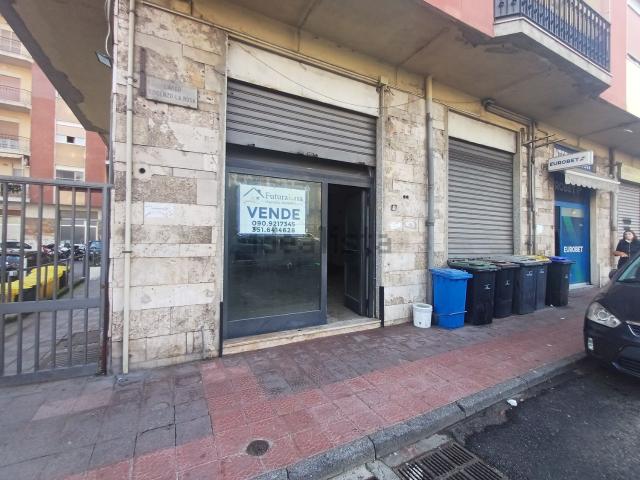 Locale Commerciale in vendita a II Circoscrizione, Messina