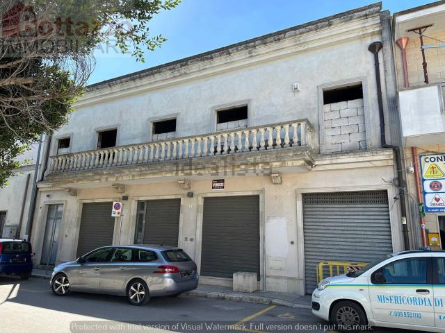 Locale Commerciale in vendita a Puglia, Taranto