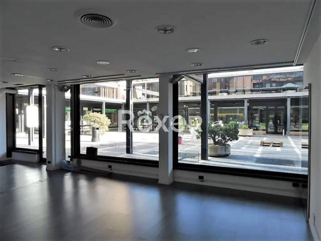 Locale Commerciale in vendita a Biumo Superiore, Varese