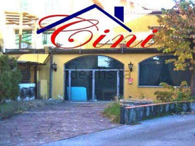 Locale Commerciale in vendita a Dolzago, Lombardia
