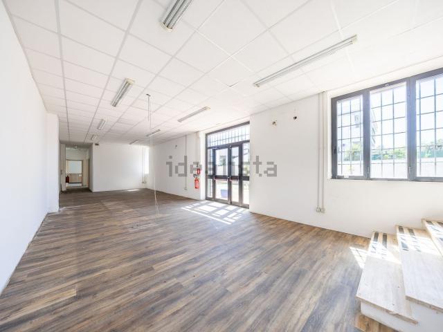 Locale Commerciale in vendita a Villa Claudia, Roma Capitale