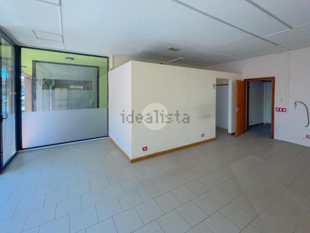 Locale Commerciale in vendita a Monte Cremasco, Lombardia