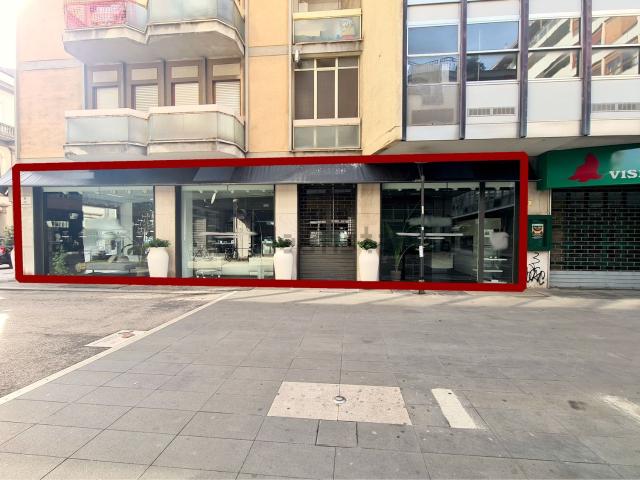 Locale Commerciale in vendita a Pescara, Abruzzo
