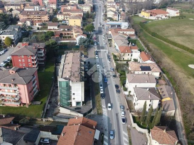 Locale Commerciale in vendita a Case Nuove, San Martino Buon Albergo