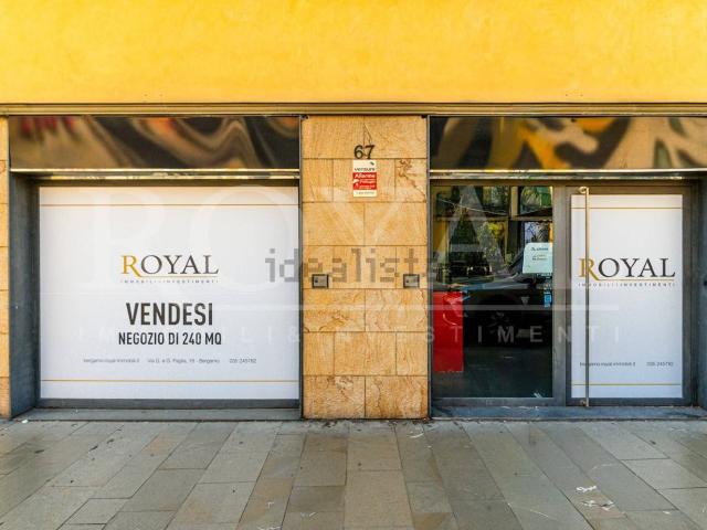 Locale Commerciale in vendita a Città Alta, Bergamo