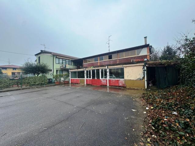 Locale Commerciale in vendita a Paderno Franciacorta, Lombardia